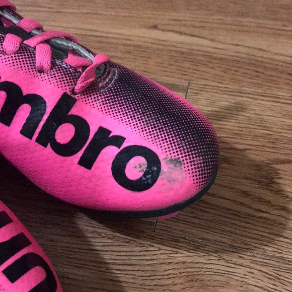 Umbro soccer cleats - Picture 3 of 3